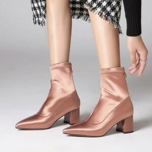 Nine West beautiful peach booties
